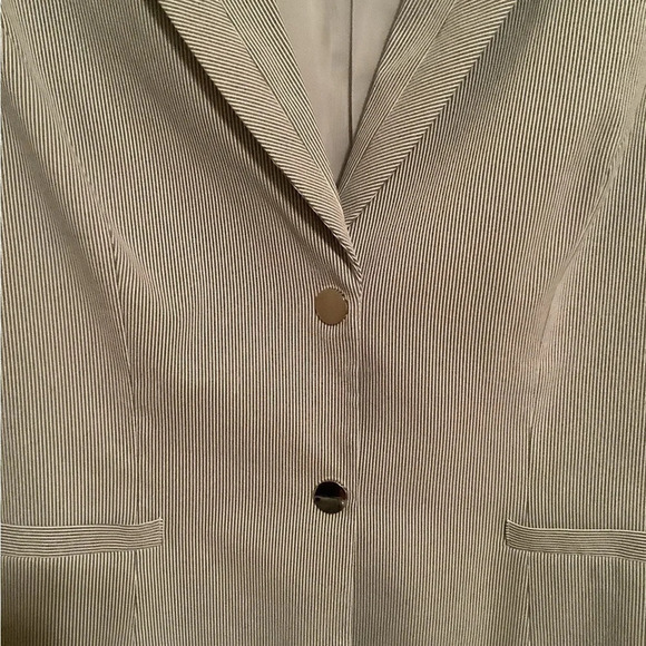 JM STUDIO~BLUE PINSTRIPE~BLAZER~SIZE 16 - Picture 6 of 8